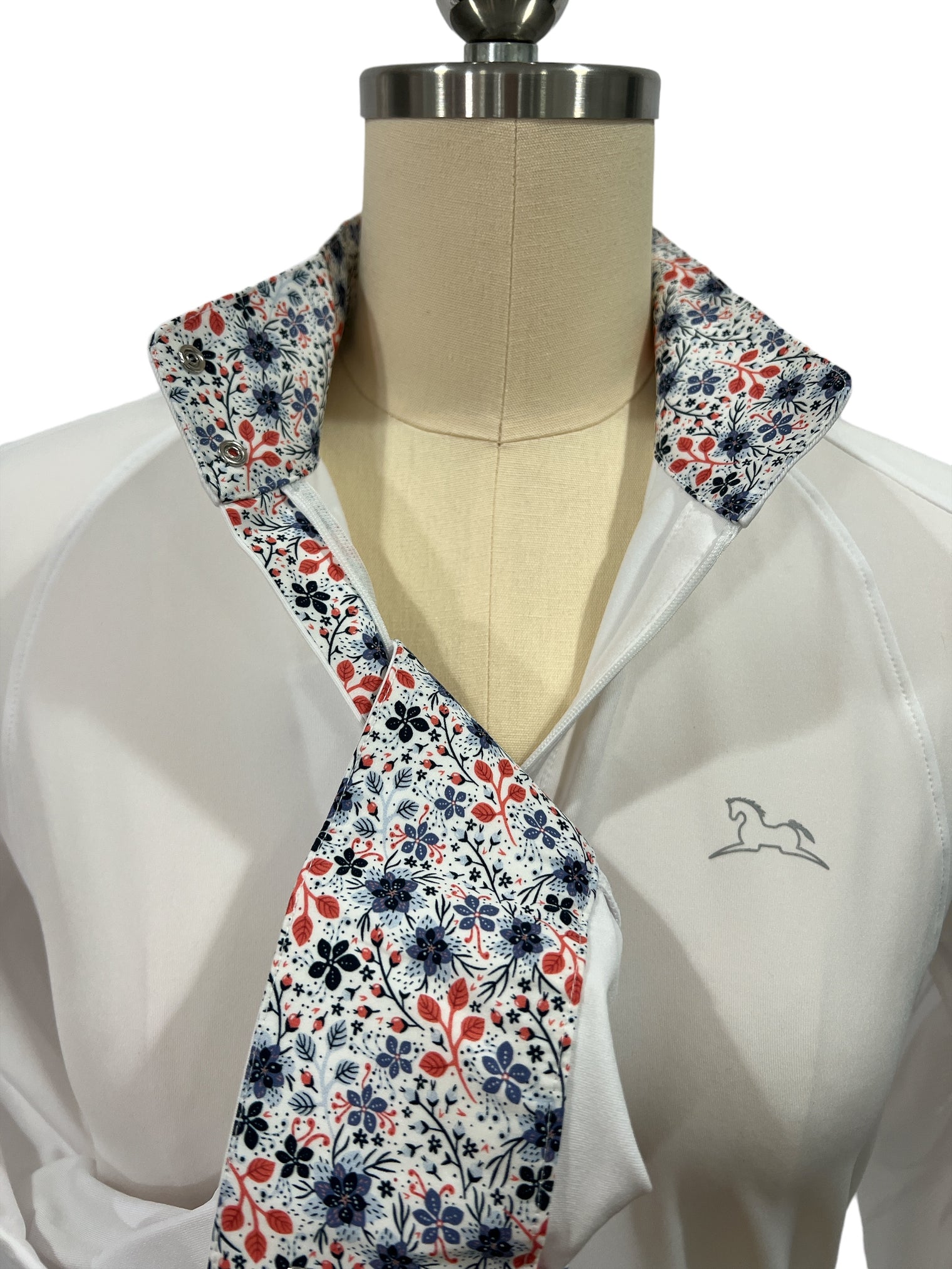 RJ Classics White Women's Maddie Long Sleeve Show Shirt - Size Medium