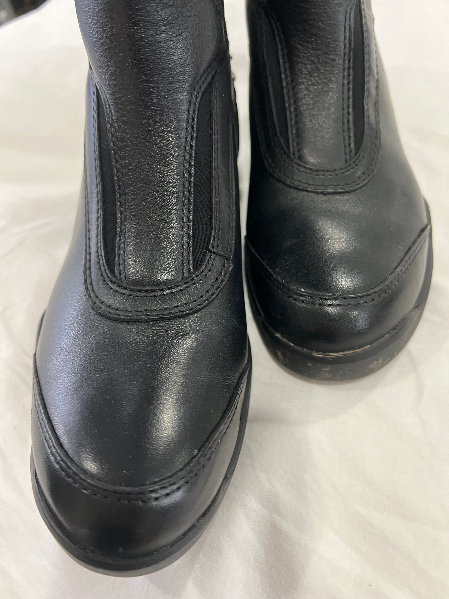 Black Ariat V-Sport Tall Zip Boots, 8B Regular Calf Short