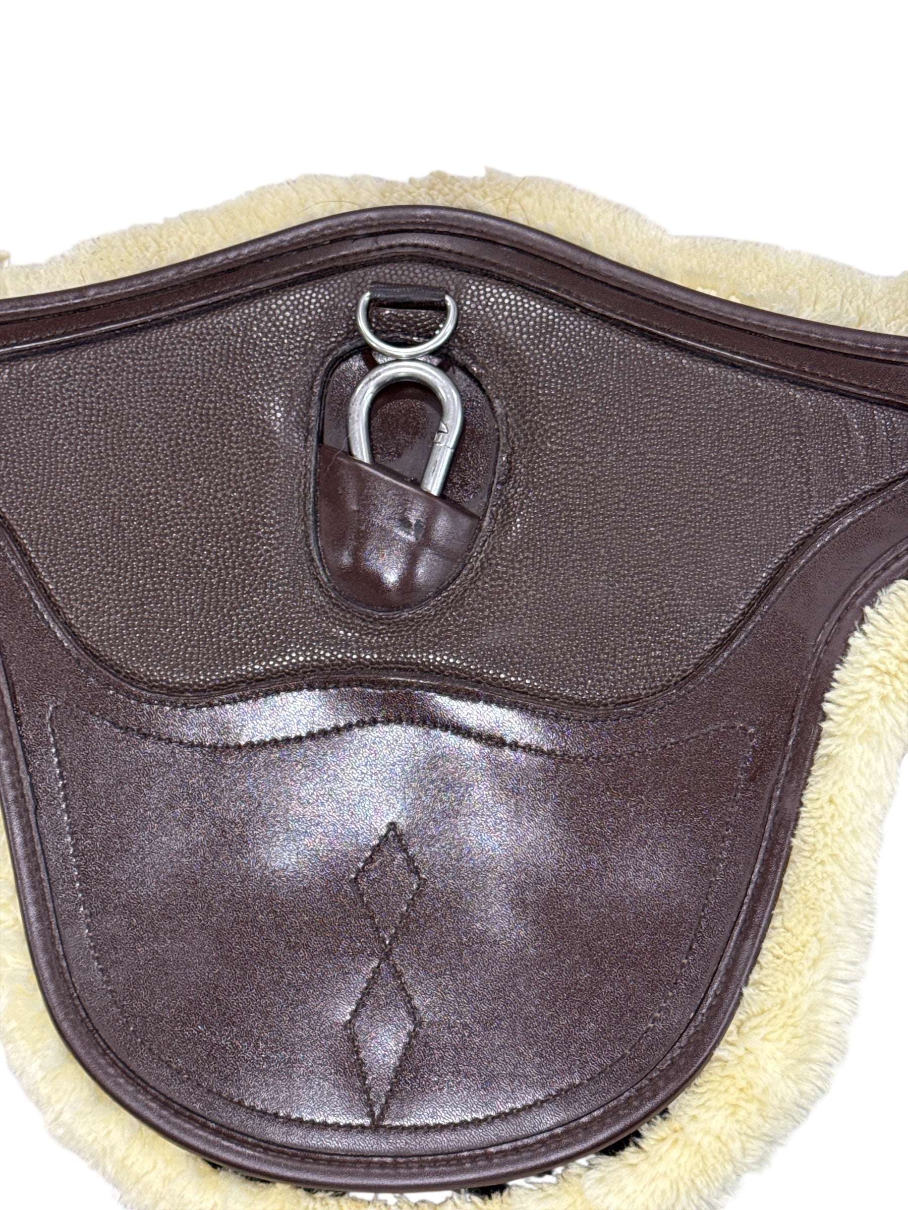 Kentucky Horsewear Sheepskin Stud Girth - Brown Leather / Cream & Black Sheepskin Liners 130 cm / 52"