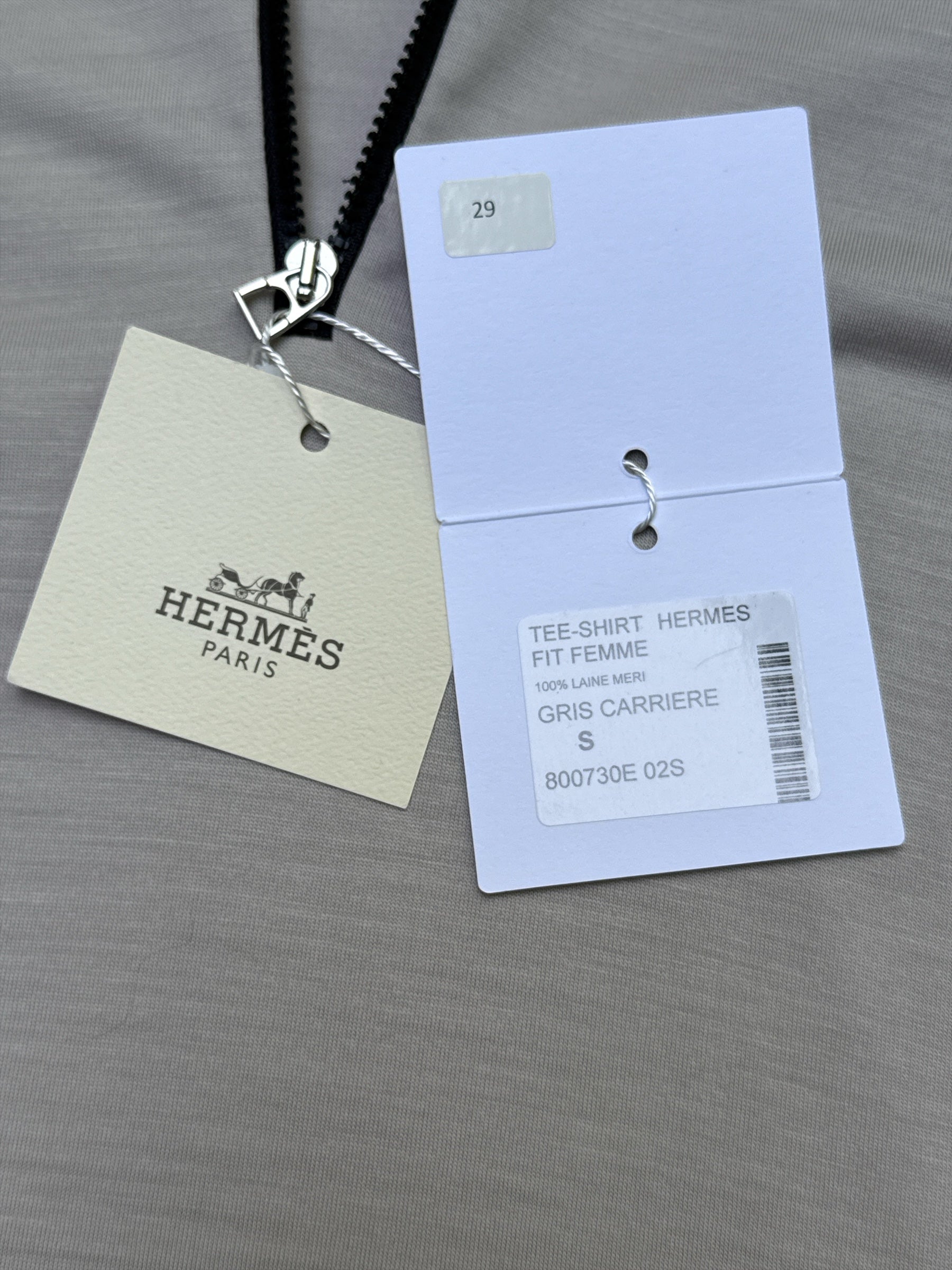 Hermes Fit Femme Training Shirt - Gris Carriere / Size Small   NEW